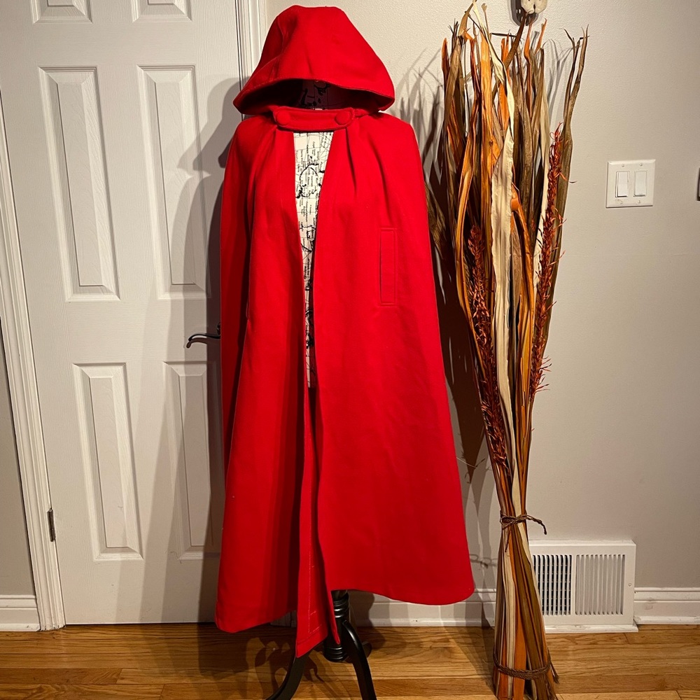 NWOT Costume Halloween Cosplay Anime Cape little Red Riding Hood overcoat cover